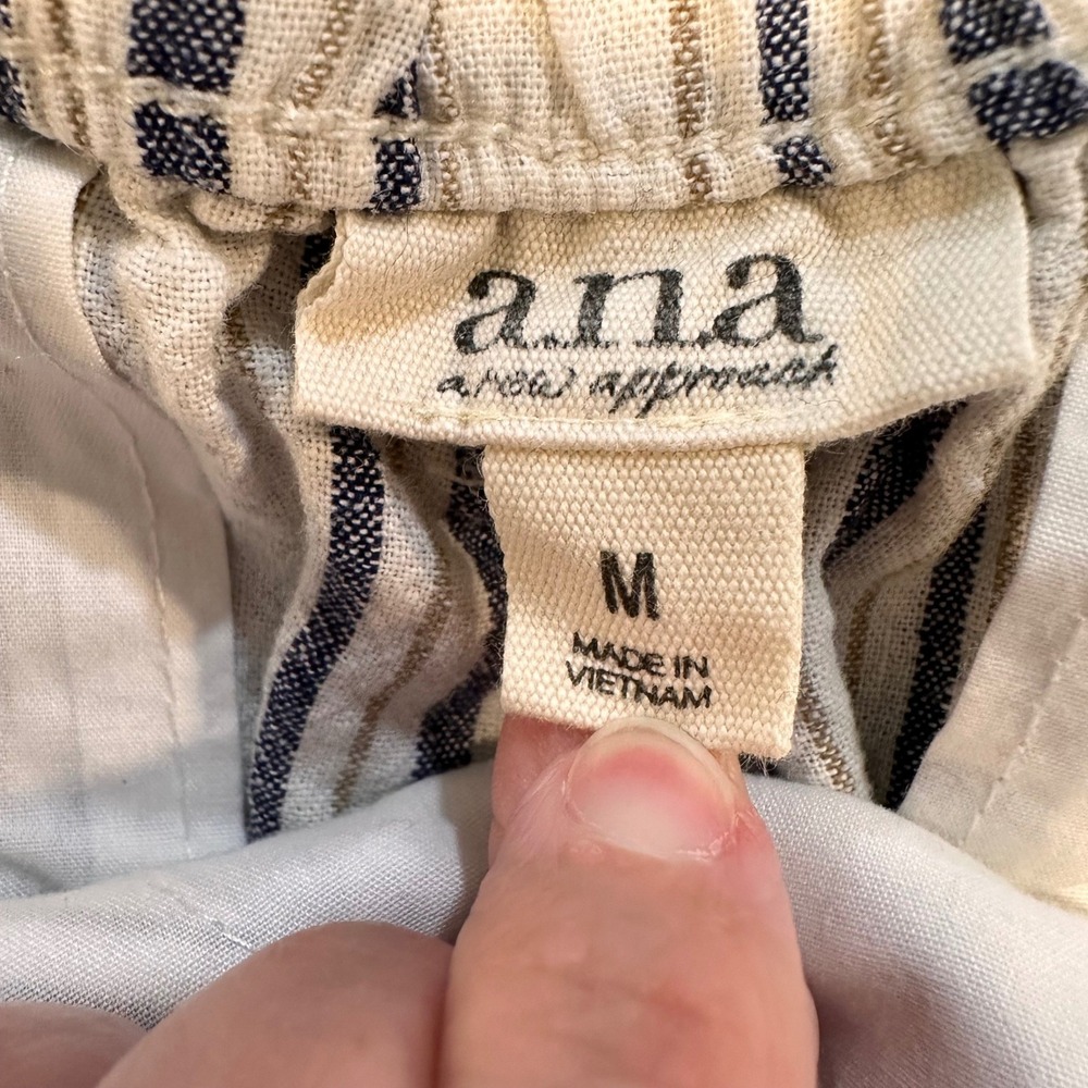 a.n.a Shorts Women Medium Navy White Striped Linen Cotton Paperbag Waist Casual - Picture 6 of 7